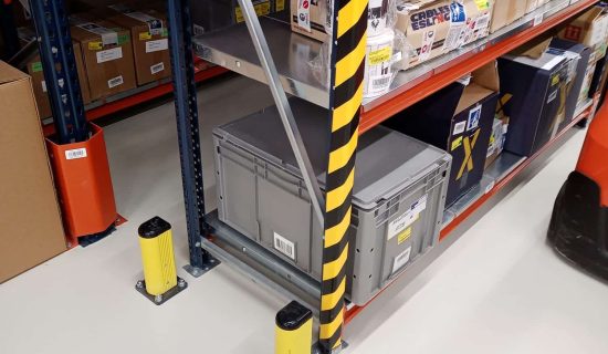bolardo flexible para estanterias de almacen