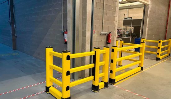 protecciones flexibles en nave industrial