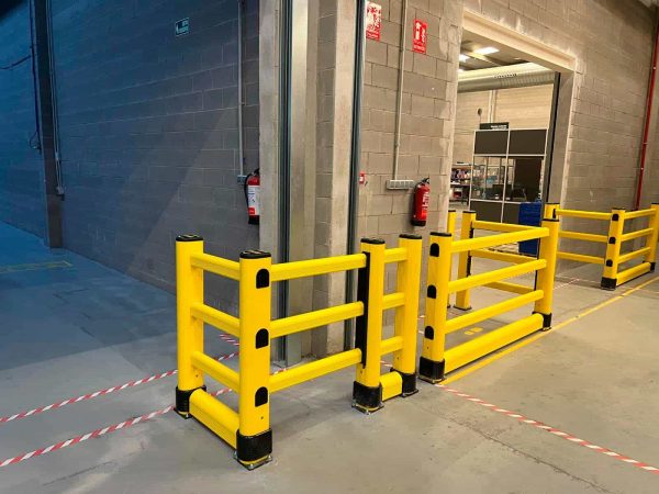 protecciones flexibles en nave industrial